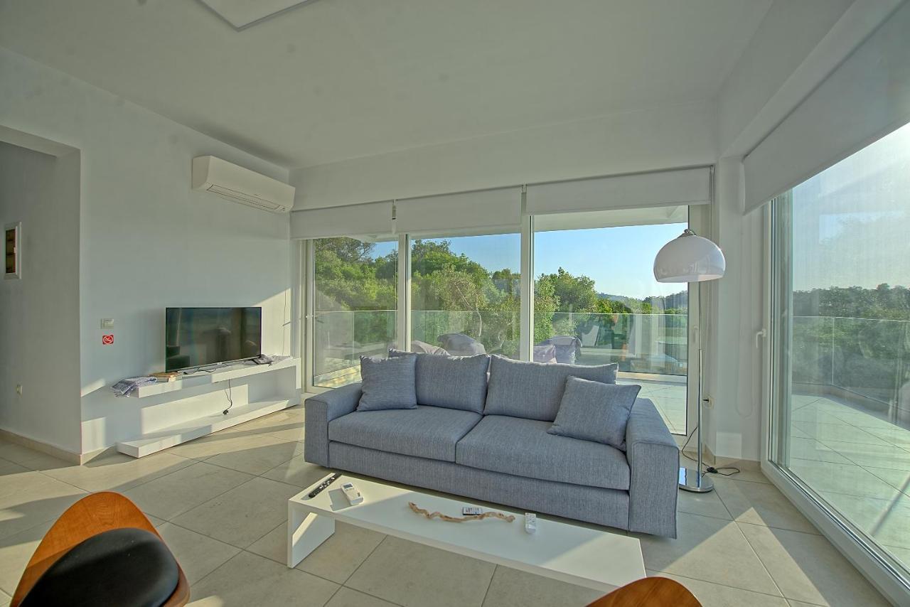 Villa Athena By Posarellivillas Peritheia